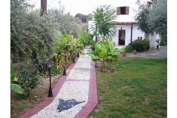 Grecia Privát Líndos, Exterior